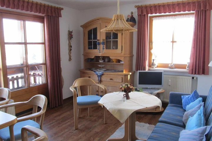 Room 5 of 18