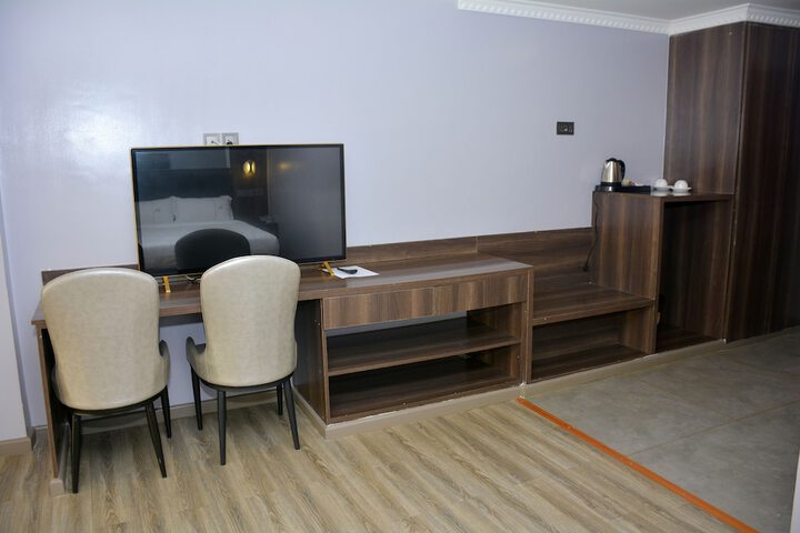 Room 18 of 50