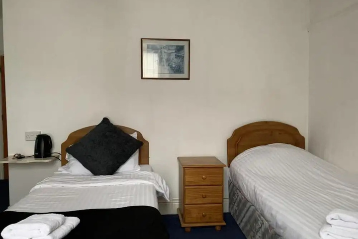 Room 3 of 11