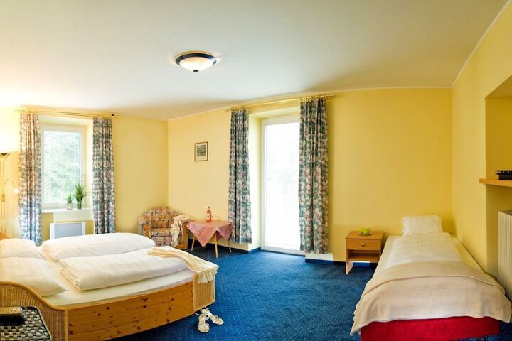 Room 4 of 60
