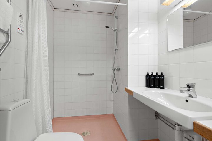 Room 42 of 98