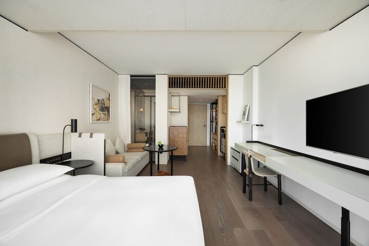 Room 13 of 45