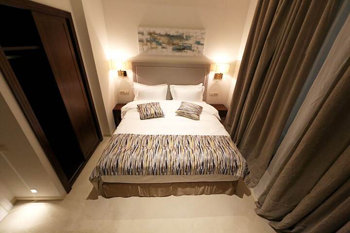 Room 13 of 61
