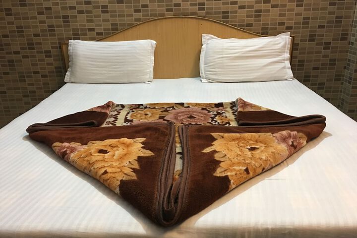 Room 14 of 16