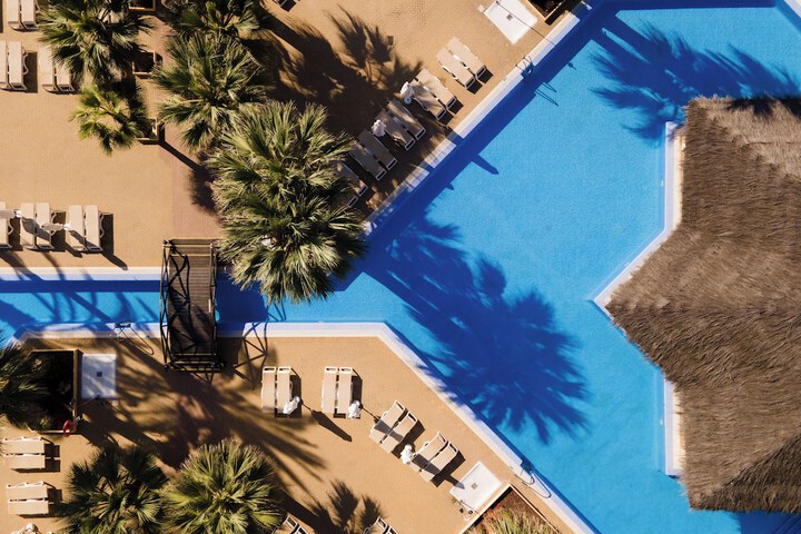 Hotel with Pool