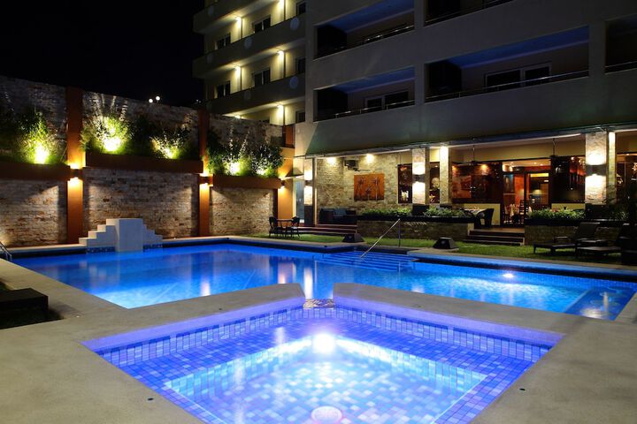 Hotel with Pool