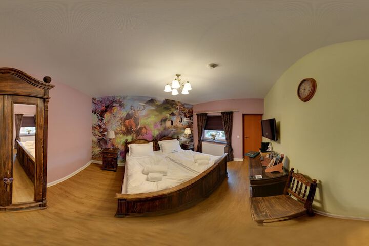 Room 68 of 135
