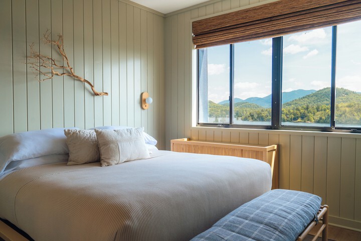 1 King Bed (5 of 15)