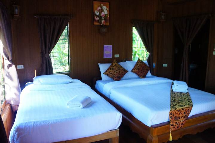 Room 14 of 90