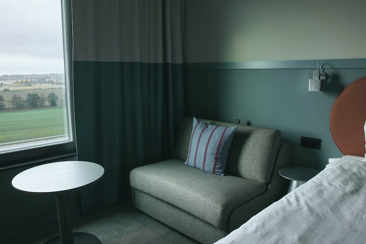 Room 15 of 44
