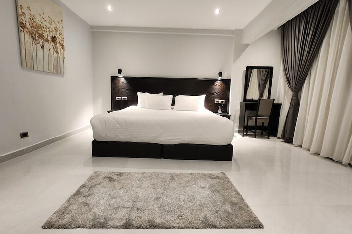 Room 44 of 107