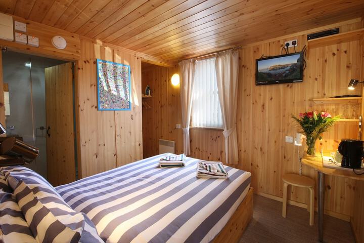 Room 43 of 103