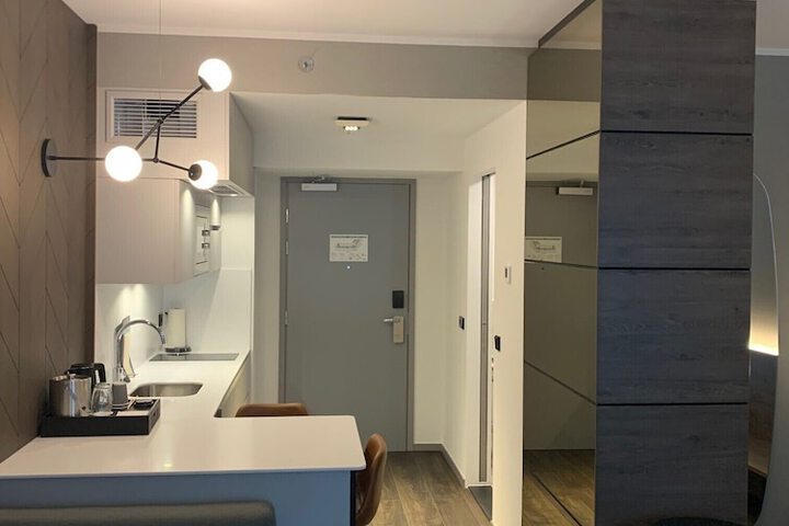 Room 7 of 44