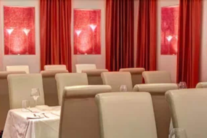 Ballroom/Hall 53 of 65