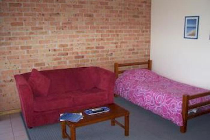 Room 8 of 17