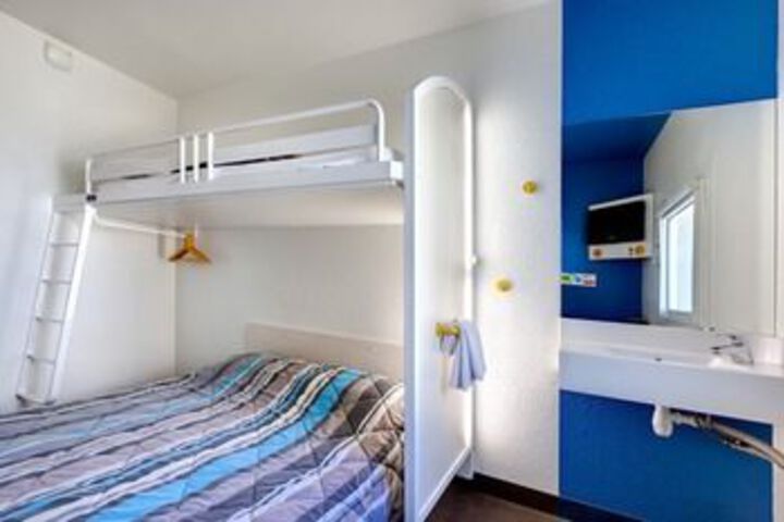 Room 3 of 9