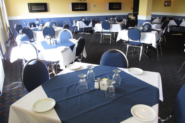 Dining 41 of 55