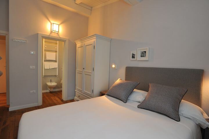 Room 15 of 61