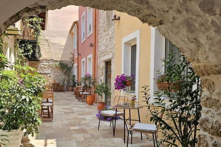 Limeria studios & maisonettes