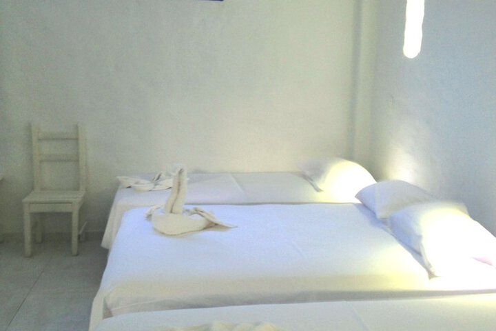 Room 16 of 100