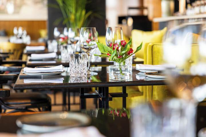 Dining 37 of 61
