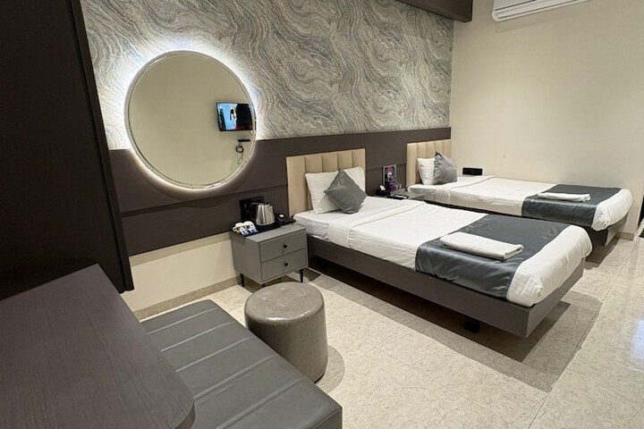 Room 7 of 65