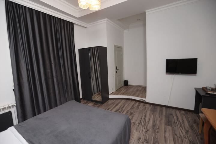 Room 29 of 65