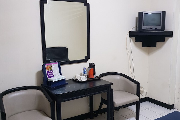 Room 16 of 52