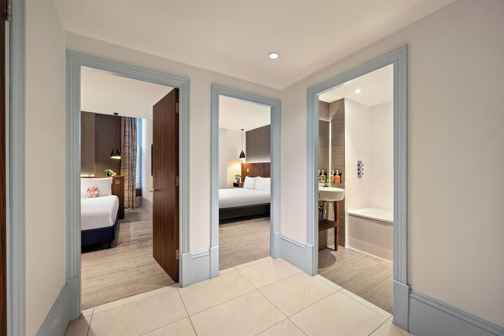 Room 14 of 34