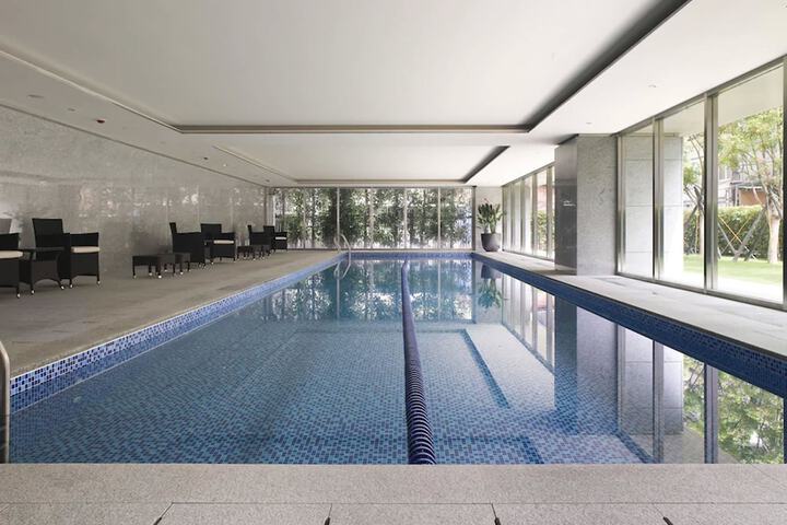 Pool 40 of 44