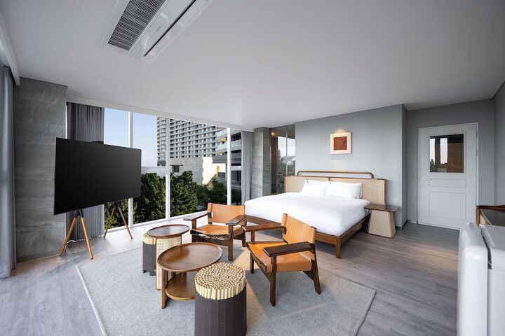 Room 60 of 89