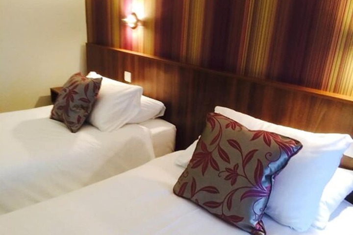 Room 18 of 33