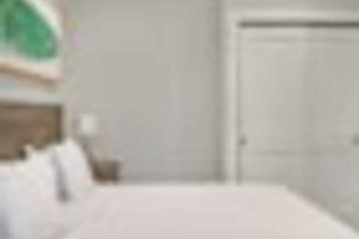 Room 293 of 984