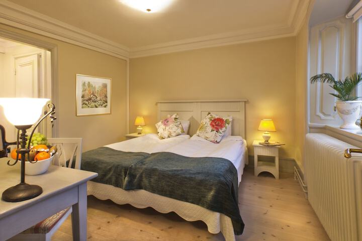 Room 10 of 36
