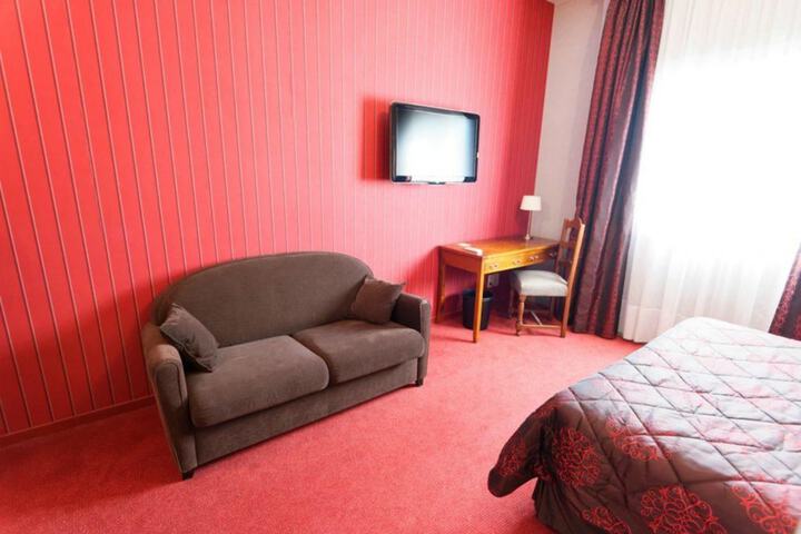 Room 5 of 36