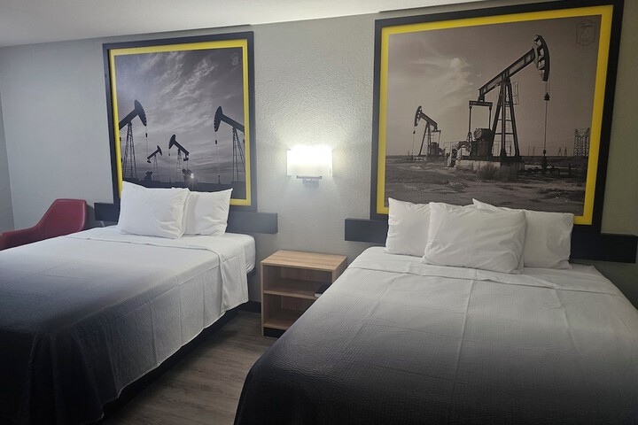 Room 9 of 31