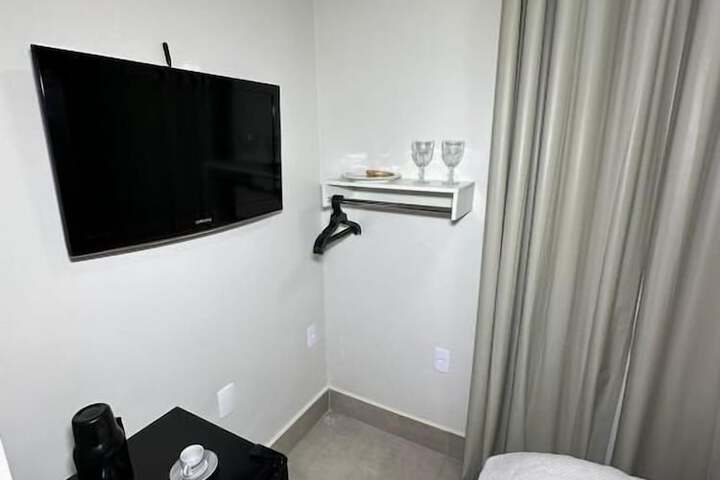 Room 5 of 80