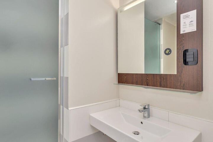 Room 15 of 29