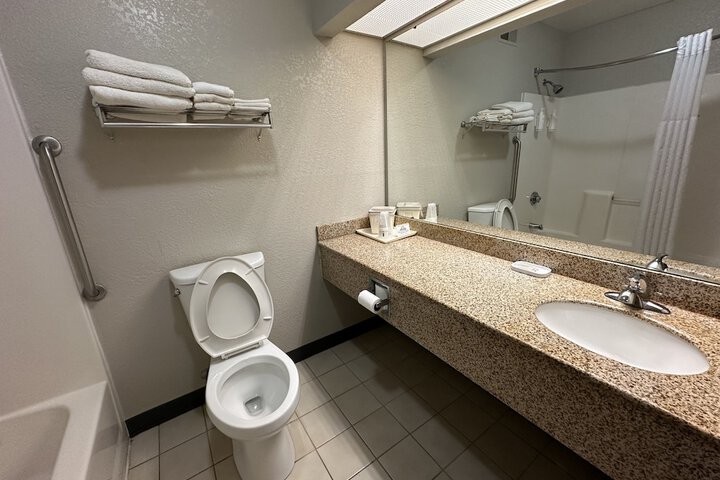 Room 8 of 14