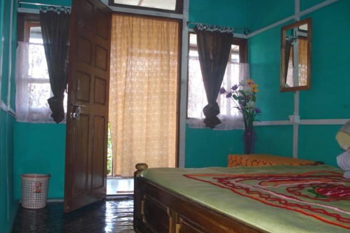 Room 8 of 13