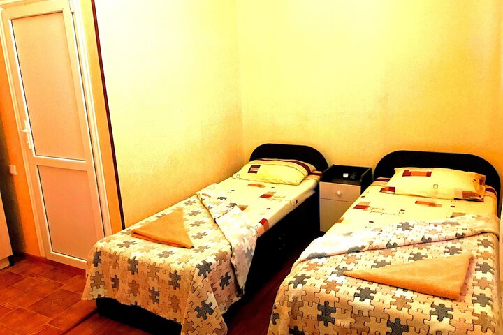 Room 9 of 49