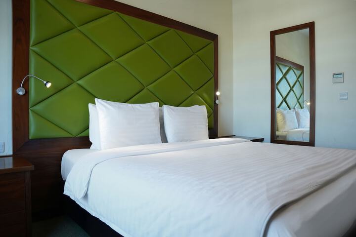 Room 35 of 64