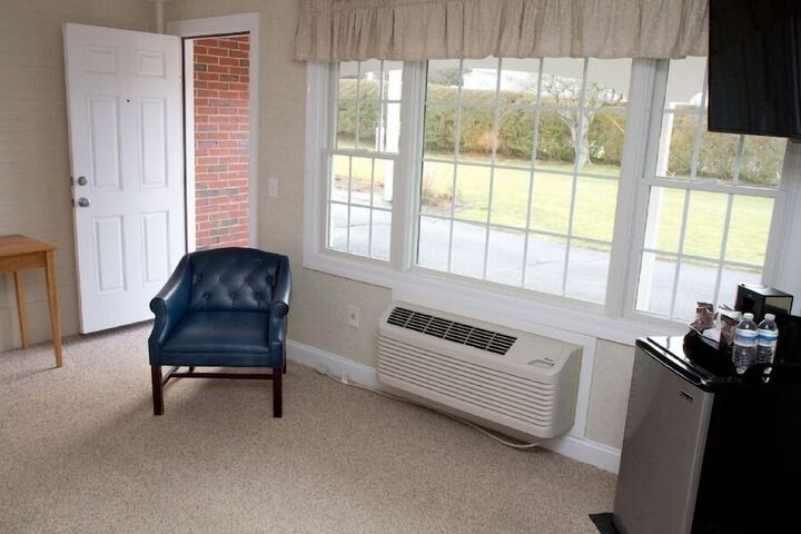 Room 10 of 48