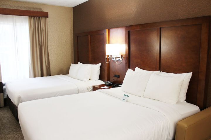 2 Queen Beds (5 of 20)