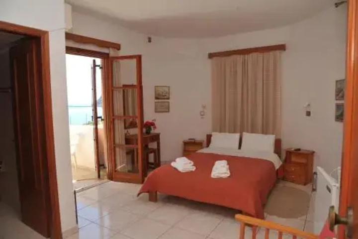 Room 3 of 7