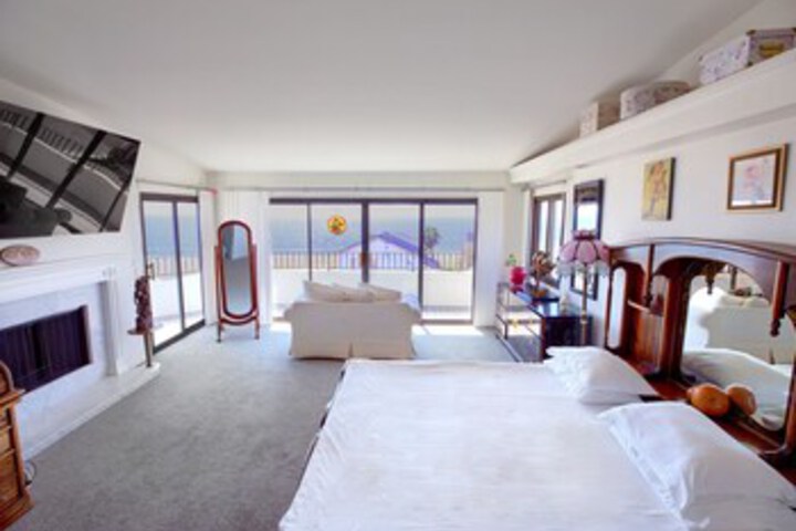 Room 17 of 26