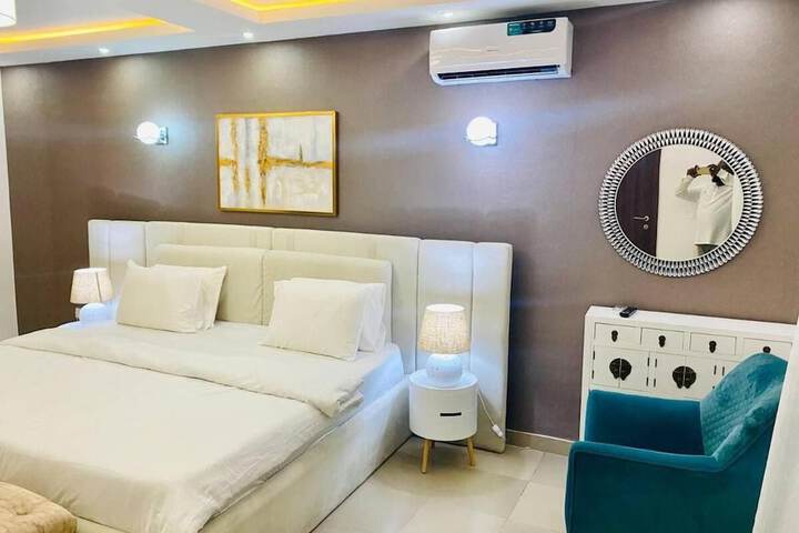 Room 4 of 36