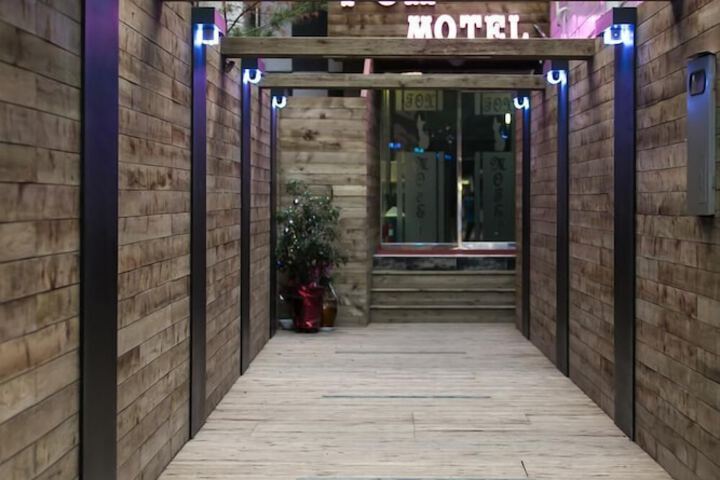 Hotel 41 of 42