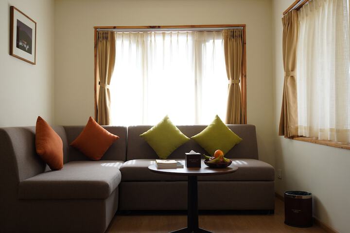 Room 12 of 23