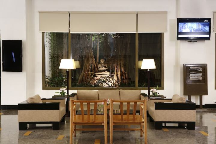 Guest Lobby
